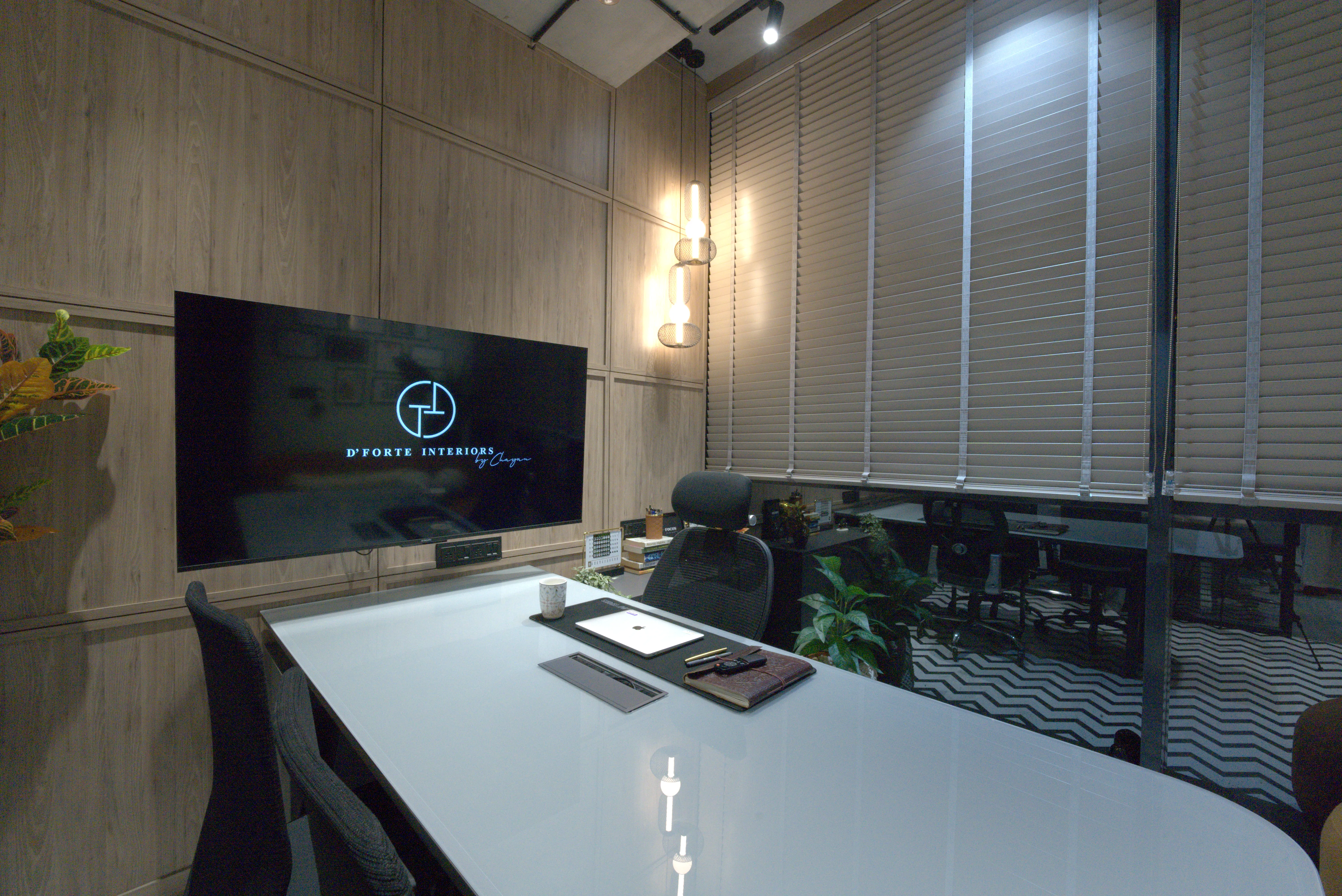 Inside the Studio - Executive Main Cabin